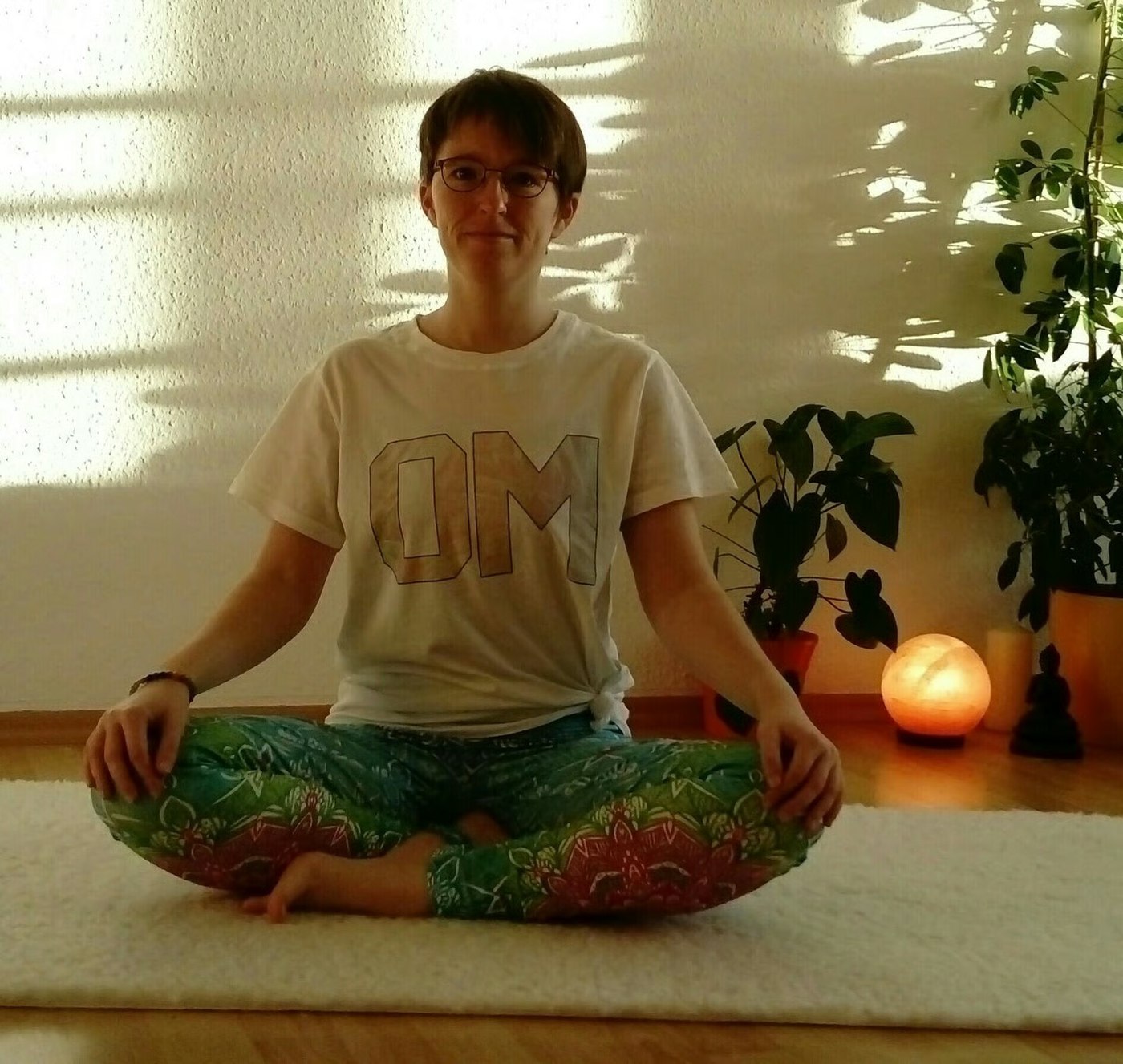 Verena Herrigel bei der Meditation